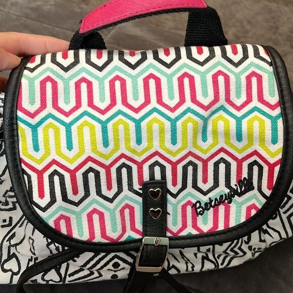 Betsyville Backpack black and white Aztec design - Picture 4 of 8